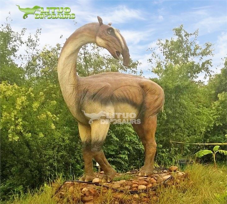 4Animatronic Animal Macrauchenia