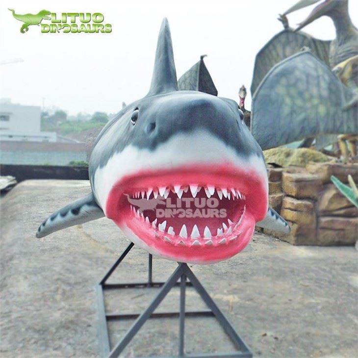 2Shark Sculpture(001)